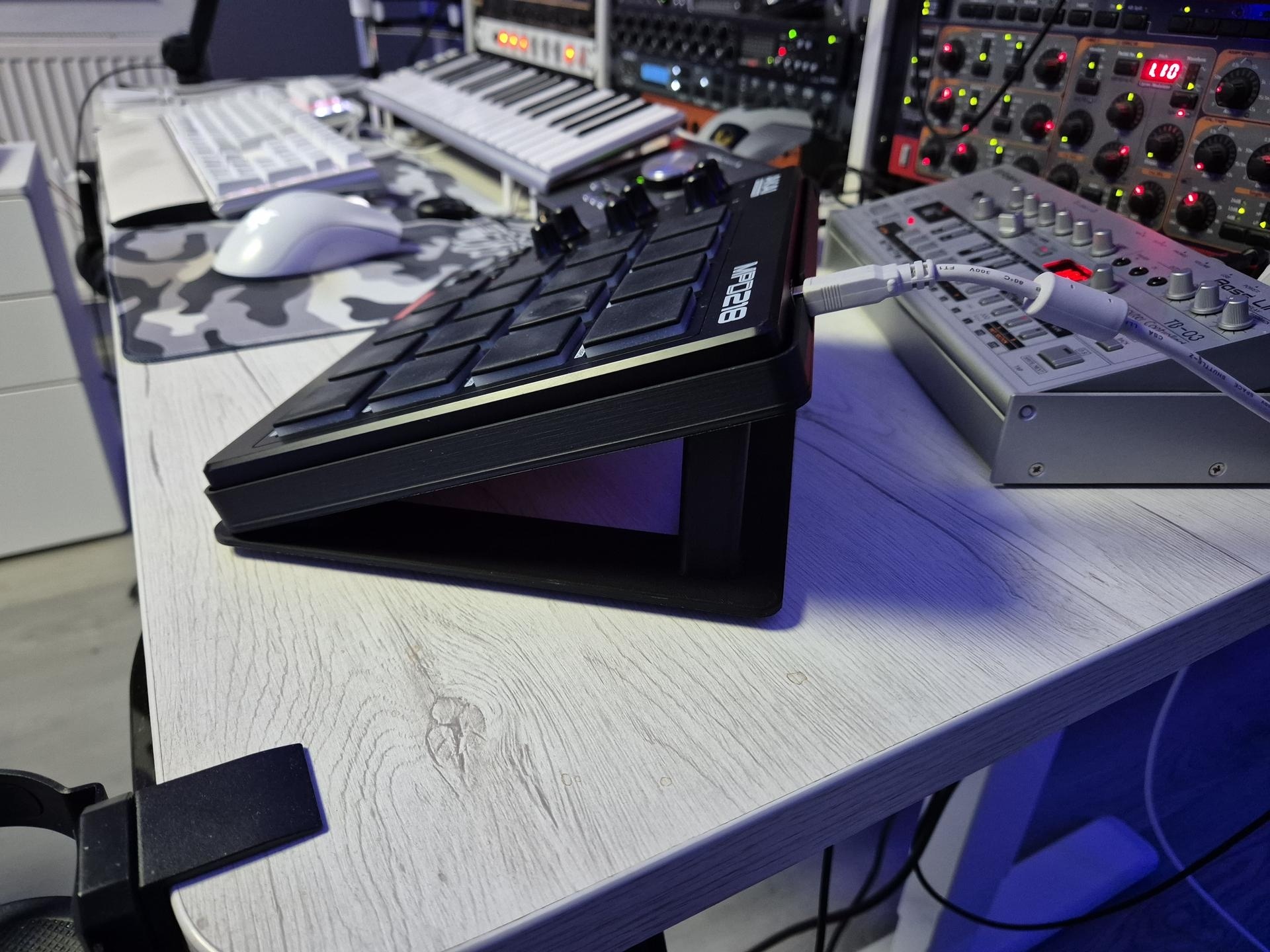 Drum Pad Stand hero image